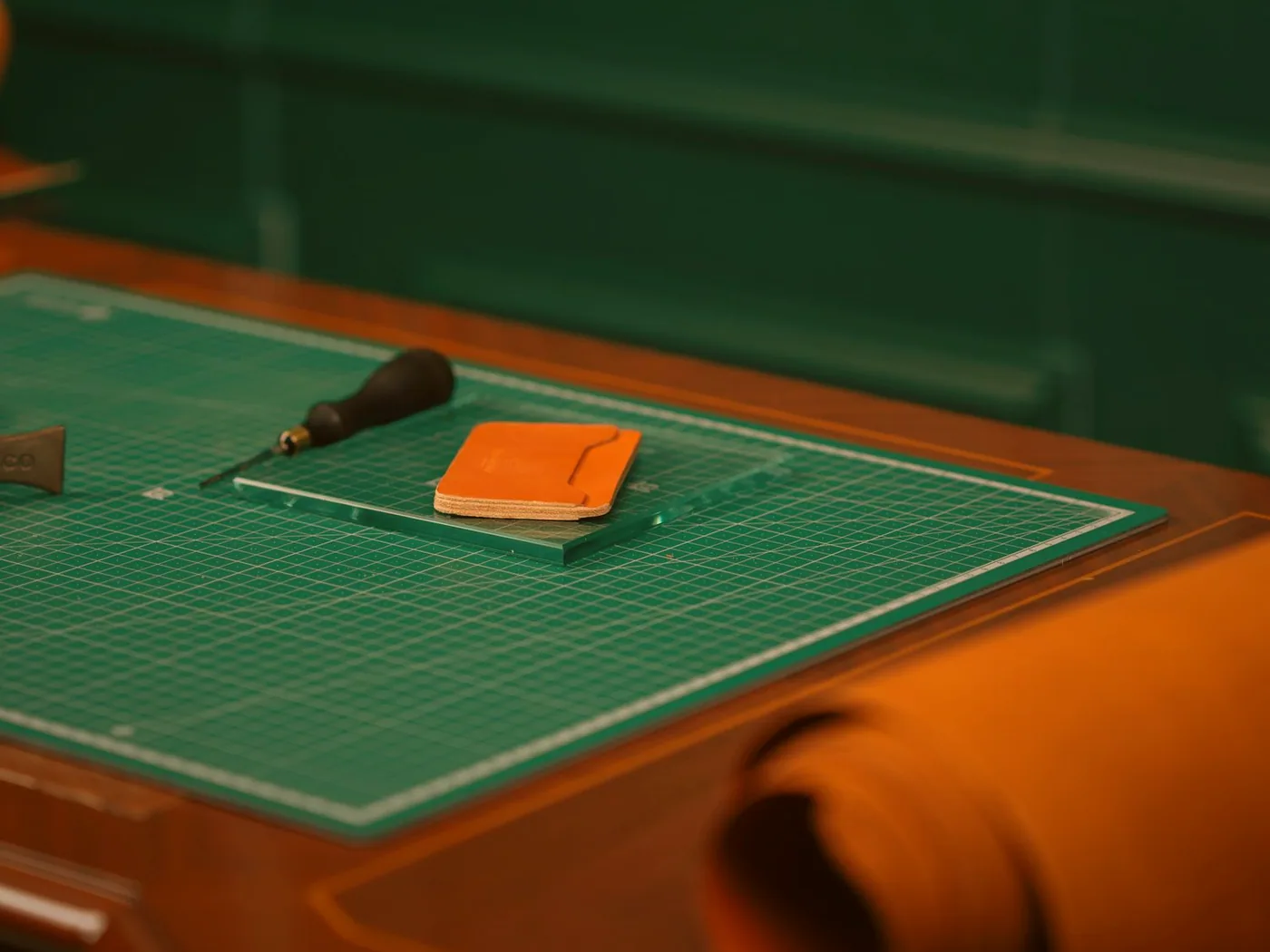 Salle de jeu prête pour la soirée du programme